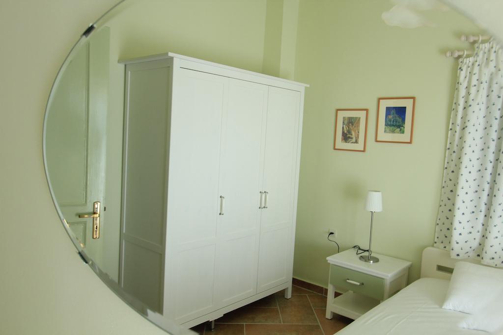 Iliobasilema Studios & Apartments Fiskardo Quarto foto